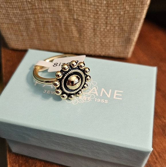 Park Lane Gold and Black Ring. New with tag. Size 9. - Picture 2 of 2